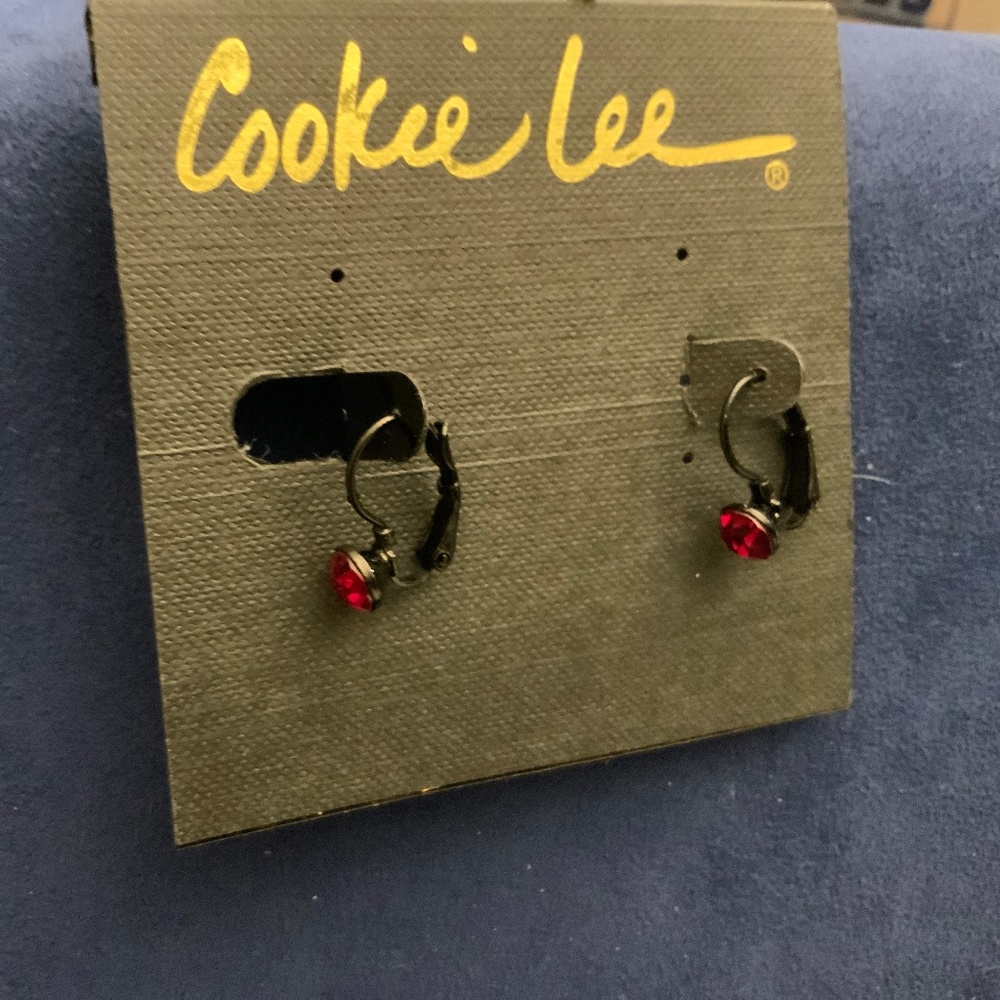 E3/ NWT  Cookie Lee  Earrings  - Red Crystal